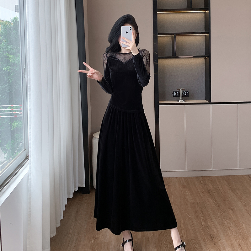 Korean Style Lace Top and Velvet Skirt Two-Piece Set 9515 - Image 2