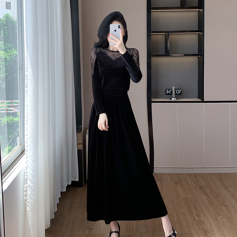 Korean Style Lace Top and Velvet Skirt Two-Piece Set 9515 - Image 3