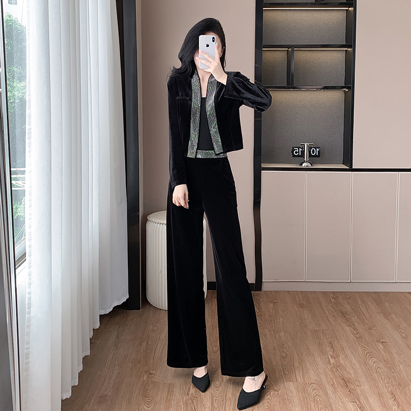 Women's Velvet Two-Piece Suit with Rhinestone Blazer and Wide-Leg Pants - Image 2