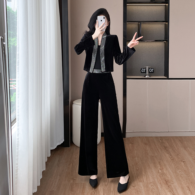 Women's Velvet Two-Piece Suit with Rhinestone Blazer and Wide-Leg Pants - Image 4