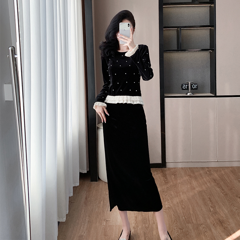 Quality Korean Style Two-Piece Set for Women Velvet Top and Skirt Outfit 6909 - Image 2
