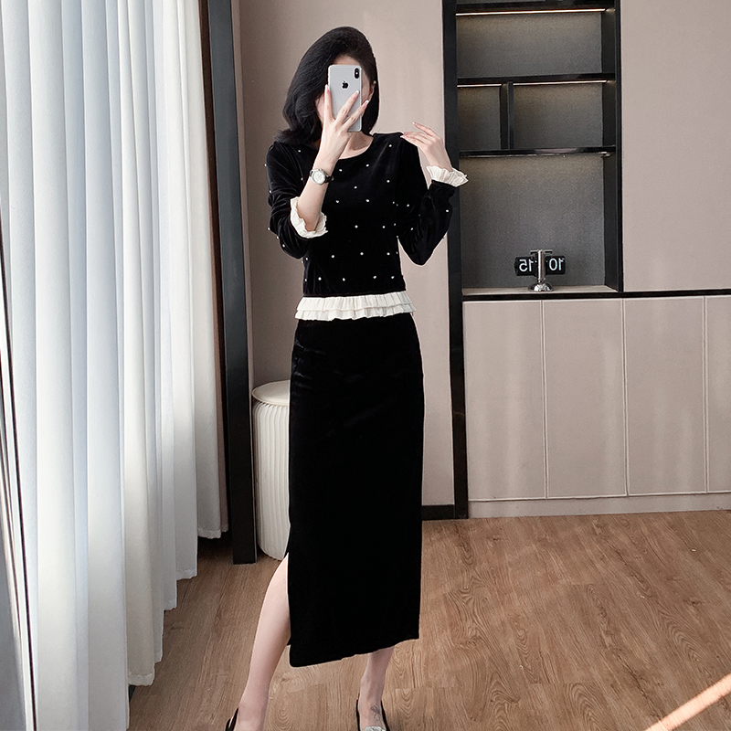 Quality Korean Style Two-Piece Set for Women Velvet Top and Skirt Outfit 6909 - Image 3