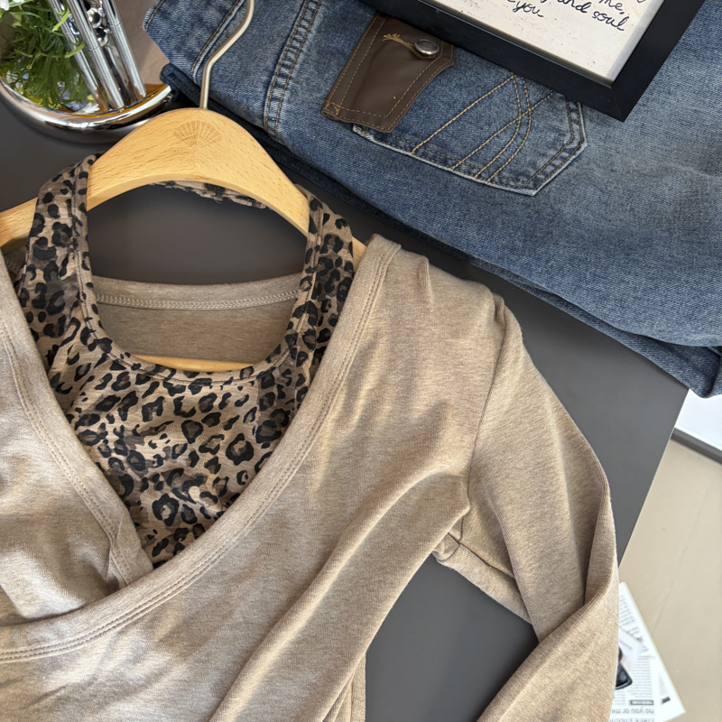 2026 Autumn Leopard Print Spliced Halter V-Neck Long Sleeve Faux Two-Piece Ruched Waist Cotton-Feel Base Top - Image 2