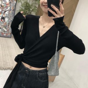 V-Neck Cross Strap Waist-Defined Long-Sleeve Knit Top for Women 2026 Early Autumn New Light Mature Style Design Sense Elegant Top